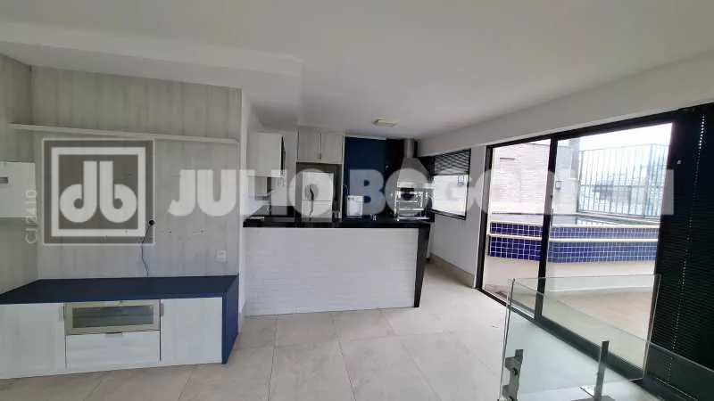 4-bedroom apartment with floor-to-ceiling windows — photo 23
