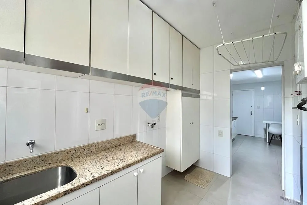 3-bedroom apartment with a mountain view in Rio de Janeiro — photo 30