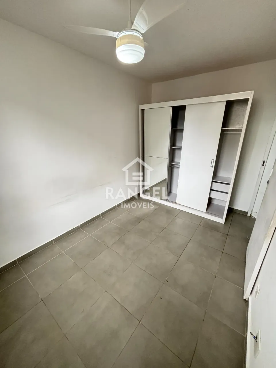 Furnished apartment with 2 bedrooms and 1 bathroom — photo 17