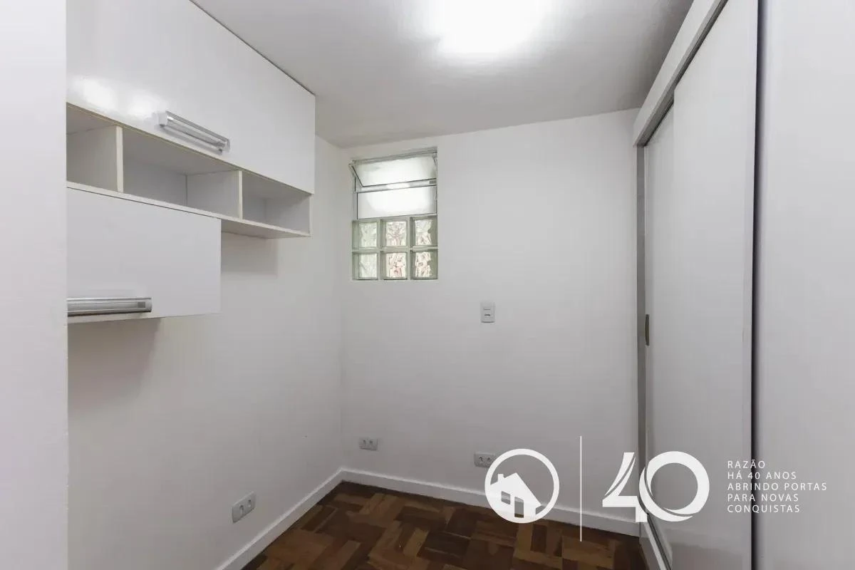 2-bedroom apartment with wood or laminate floors in Curitiba — photo 3