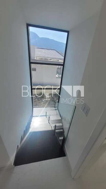 Casa com 6 suítes e cozinha americana aberta com fogão a gás — photo 28