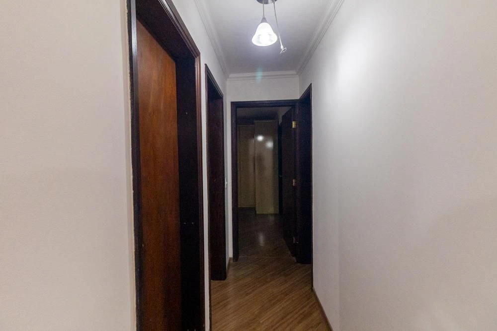 2-bedroom apartment in a building with a gym — photo 37