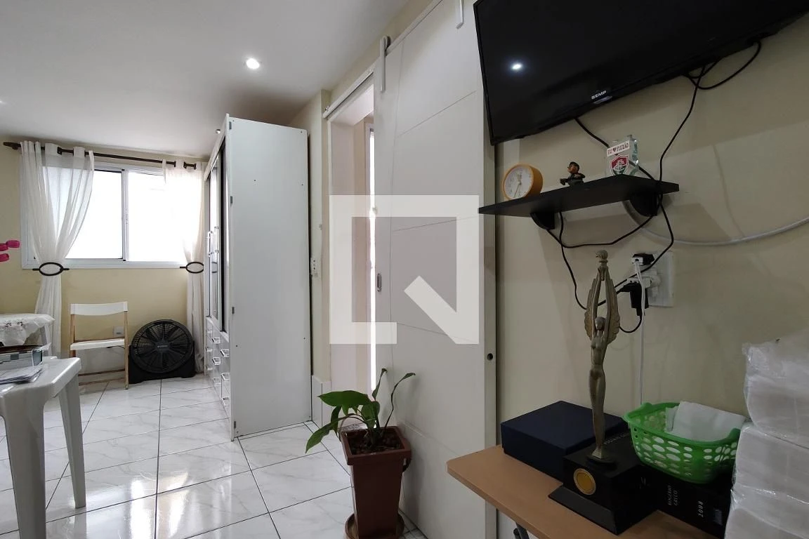 Glass-enclosed balcony in a 3-bedroom apartment, 155 m² — photo 78