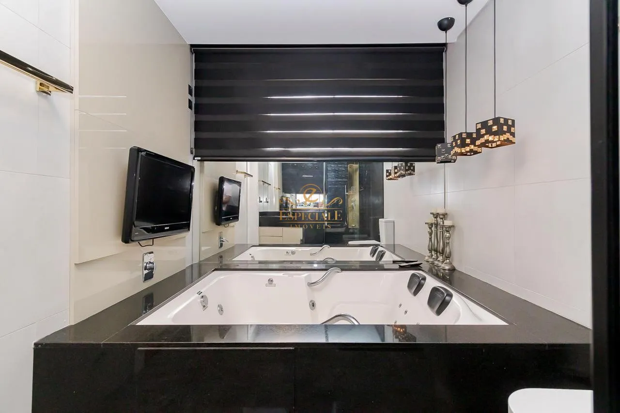 Furnished house with 4 bedrooms and 5 bathrooms in a condo — photo 23