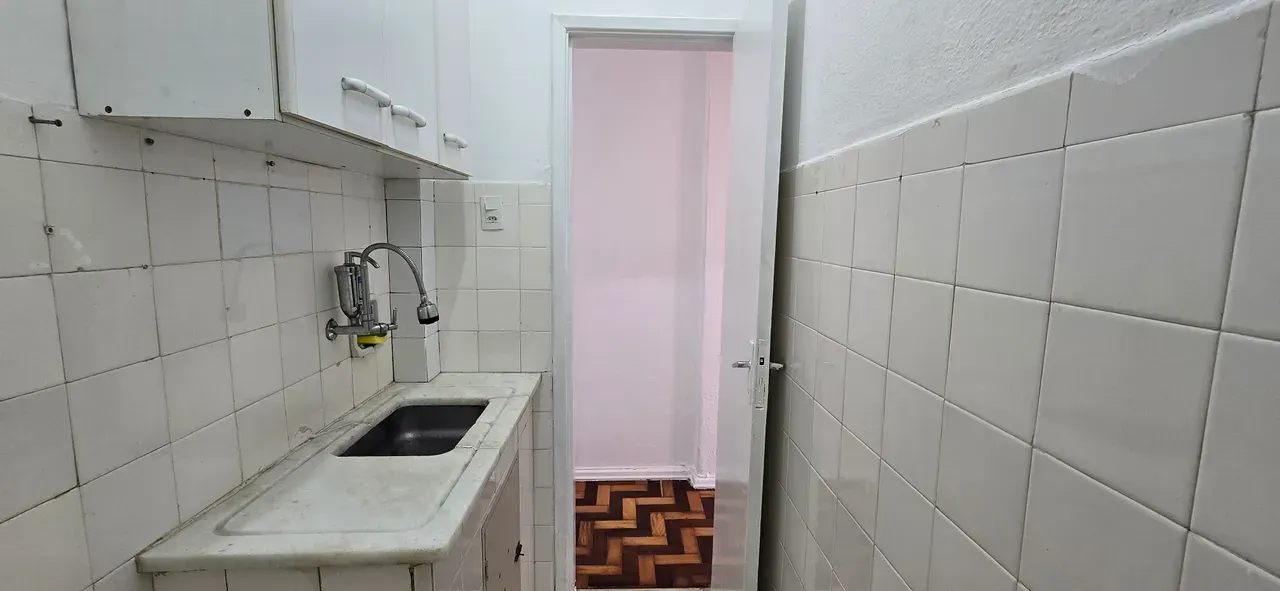 Apartment, 39 m², with wood or laminate floors — photo 5