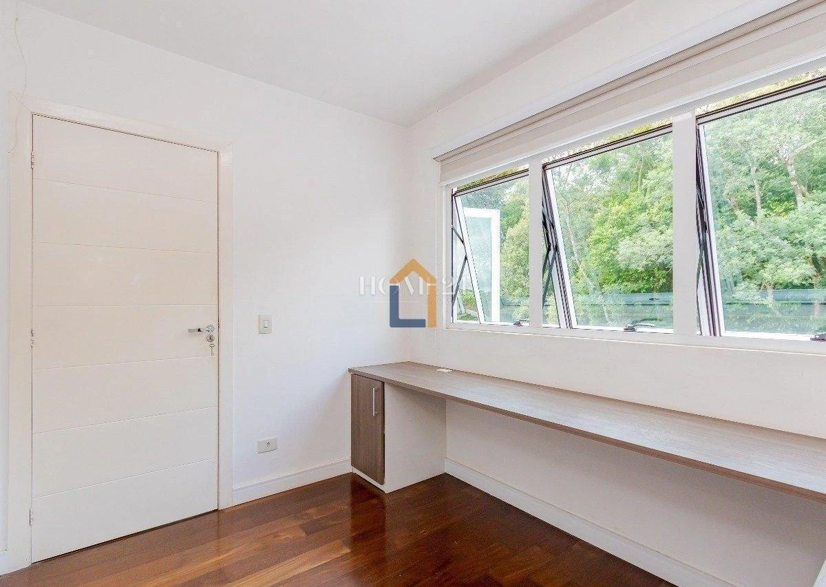 Unfurnished house with 4 bedrooms and open-plan kitchen — photo 47