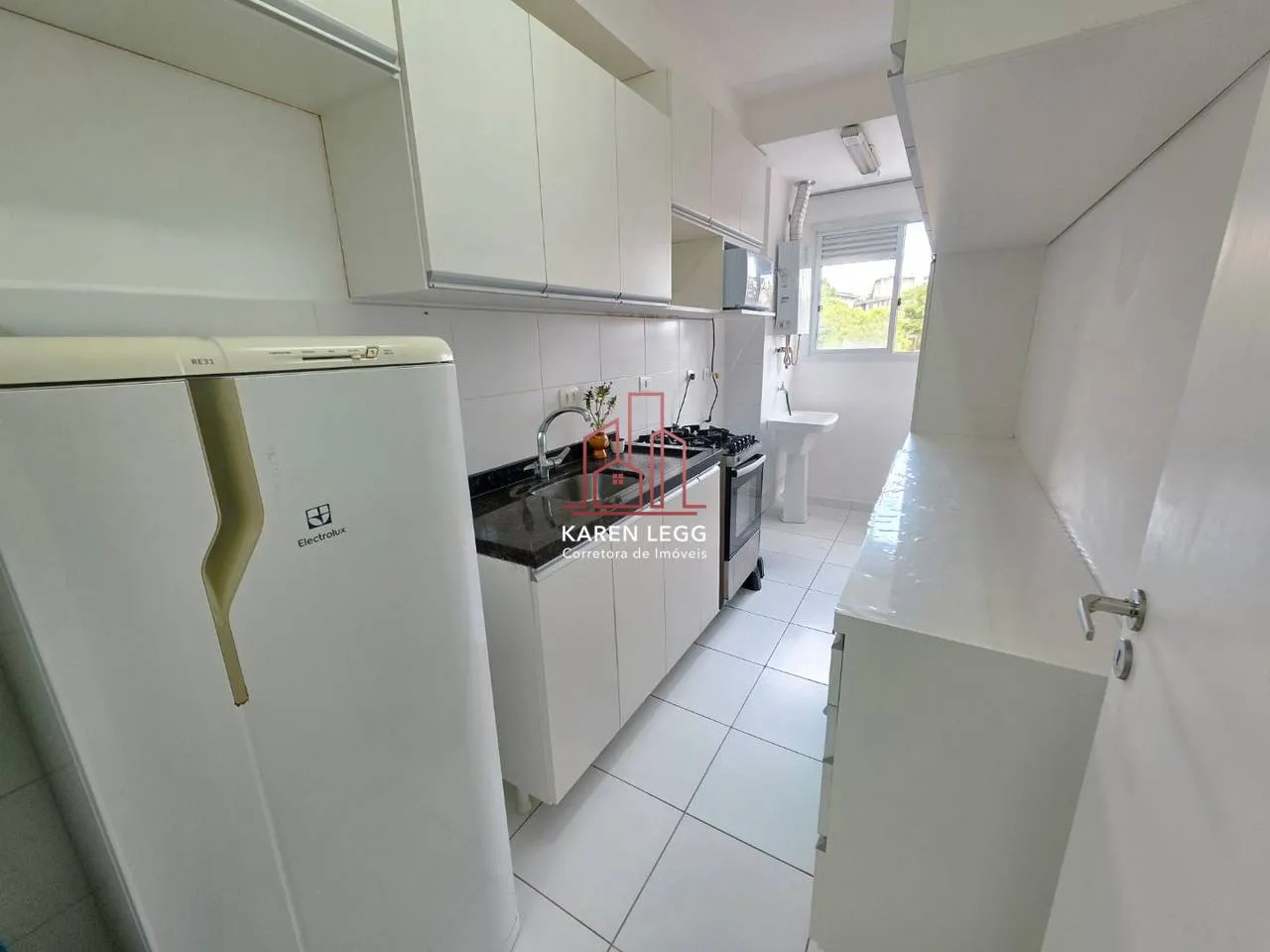Apartment on the 2nd floor with a glass-enclosed balcony — photo 2