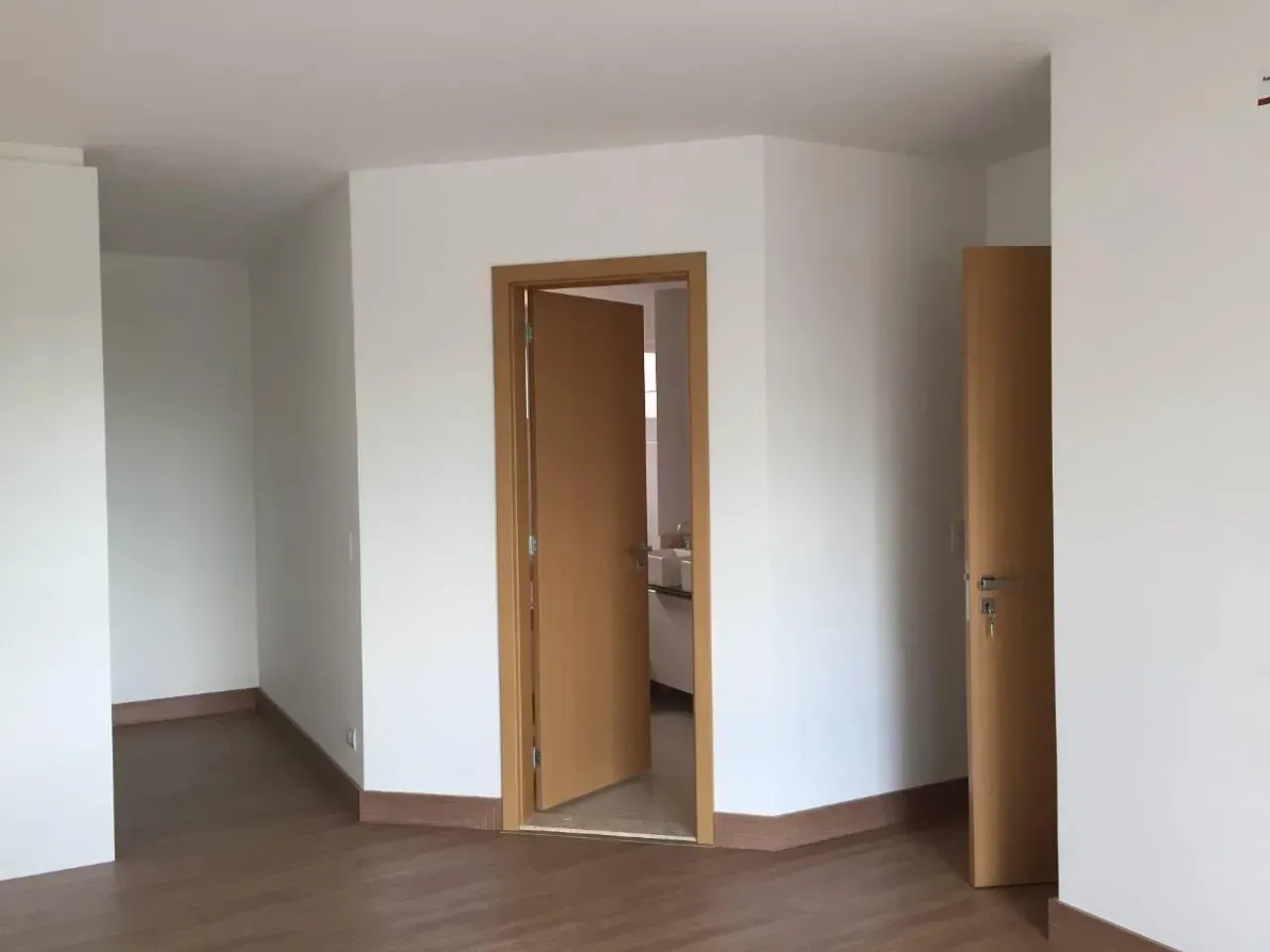 Furnished 3-bedroom apartment with 2 bathrooms — photo 8