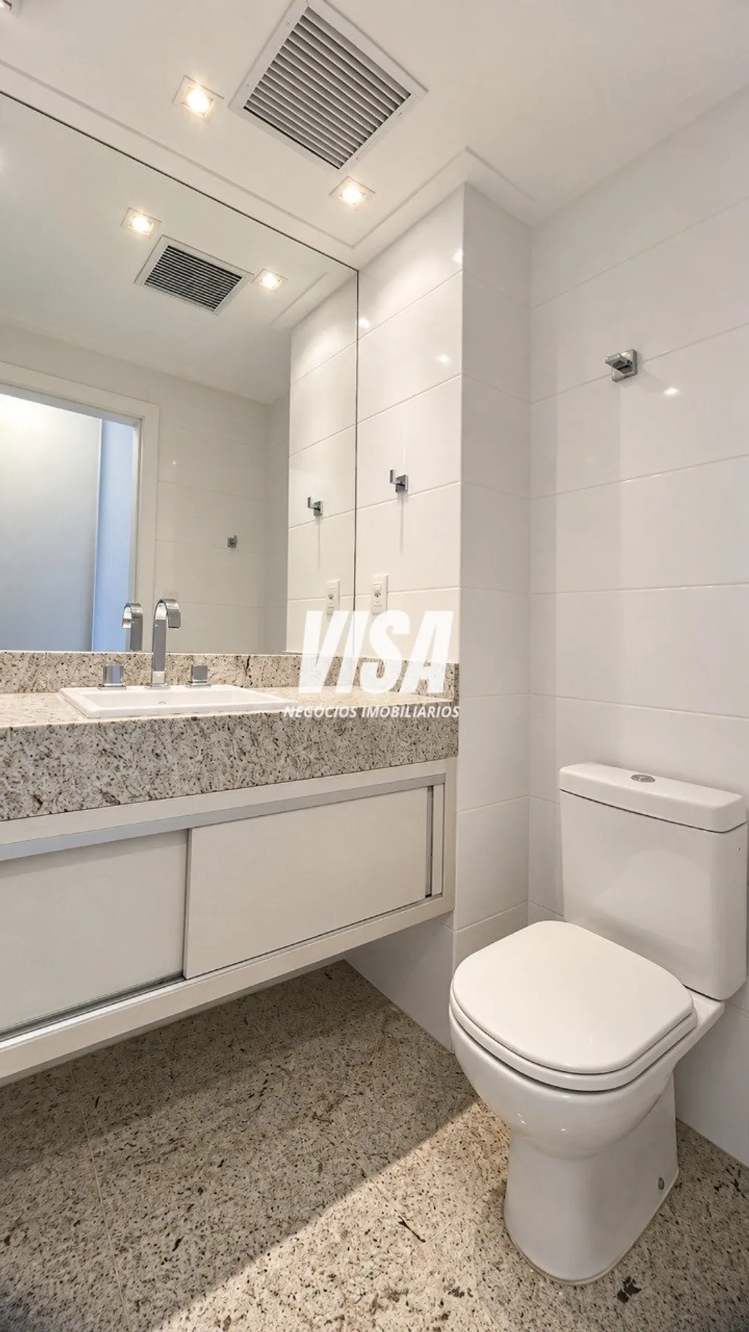 Apartment on the 17th floor with floor-to-ceiling windows — photo 42