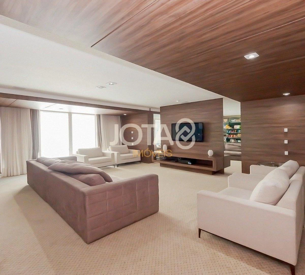Furnished 3-bedroom apartment with 201 m² — photo 37