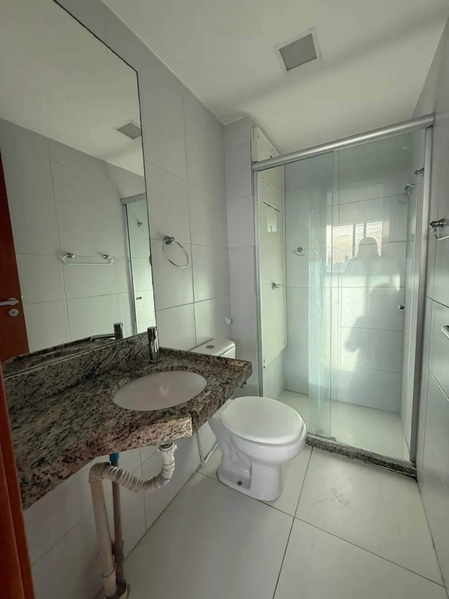 4-bedroom apartment with a glass-enclosed balcony — photo 8