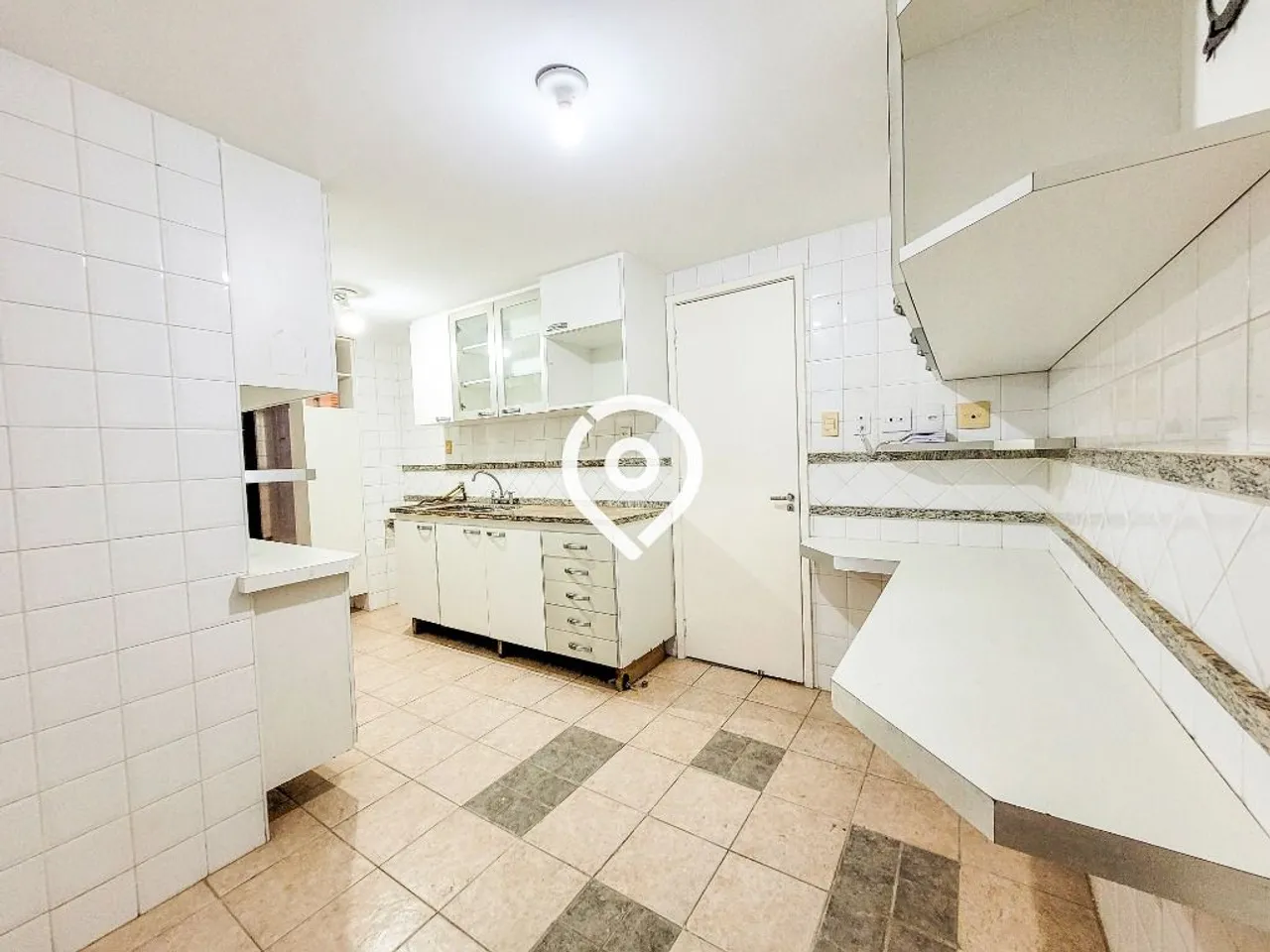 4-bedroom apartment with a balcony and 149 m² — photo 6