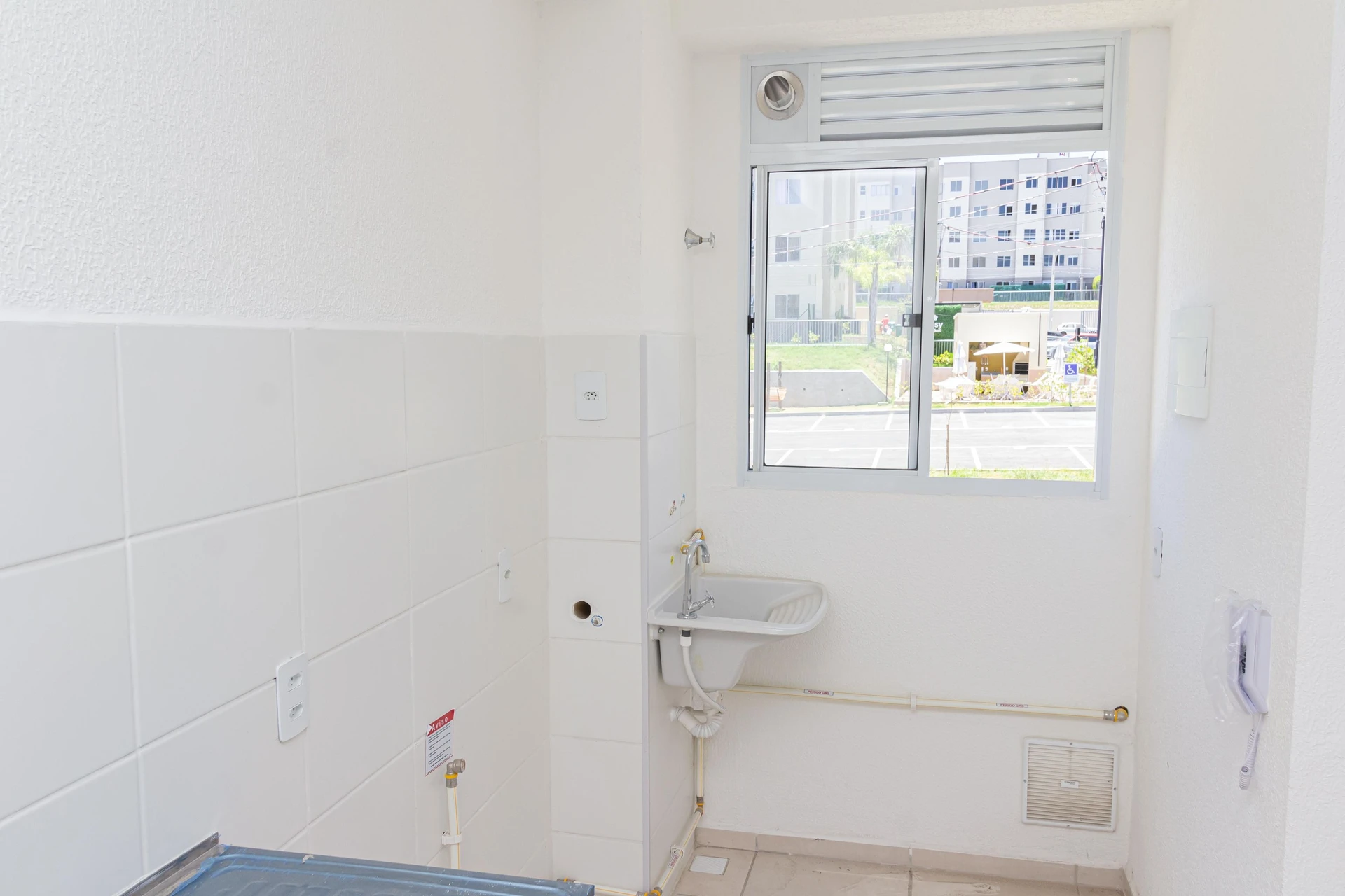 2-bedroom apartment in a building with a pool — photo 82