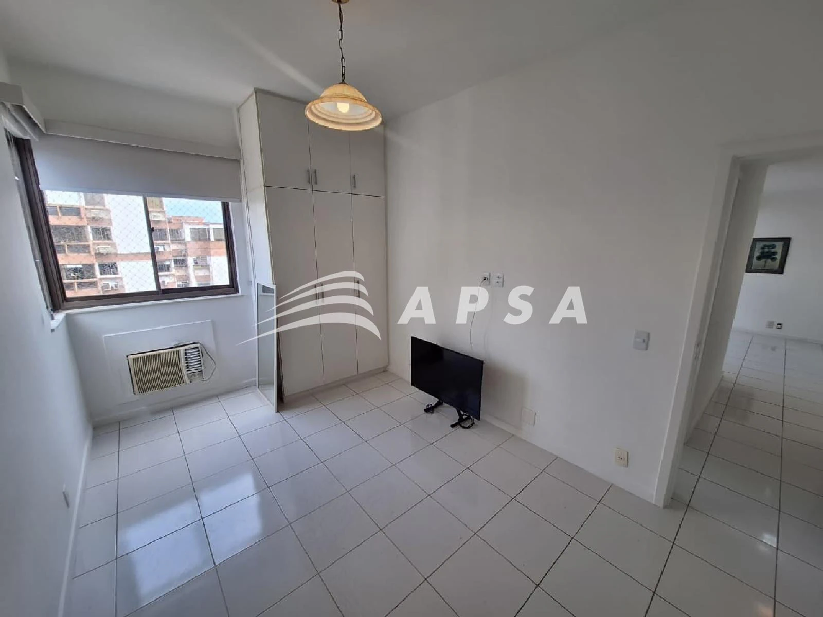Walk-in closet in a 2-bedroom apartment, 90 m² — photo 24