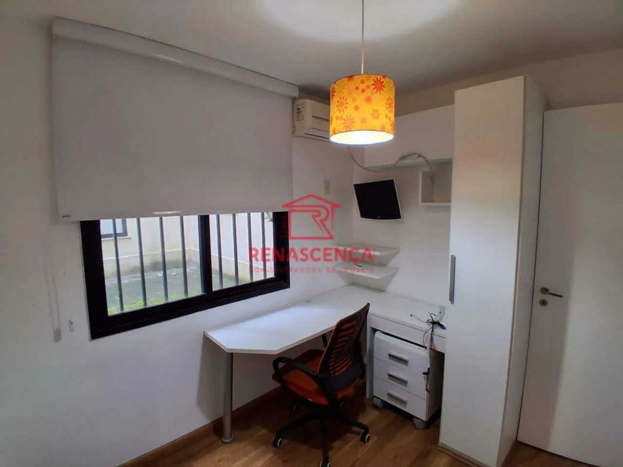 3-bedroom apartment with 3 bathrooms and a balcony — photo 18