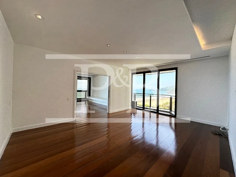 Квартира з 4 спальнями та балконом 410 м² — photo 11