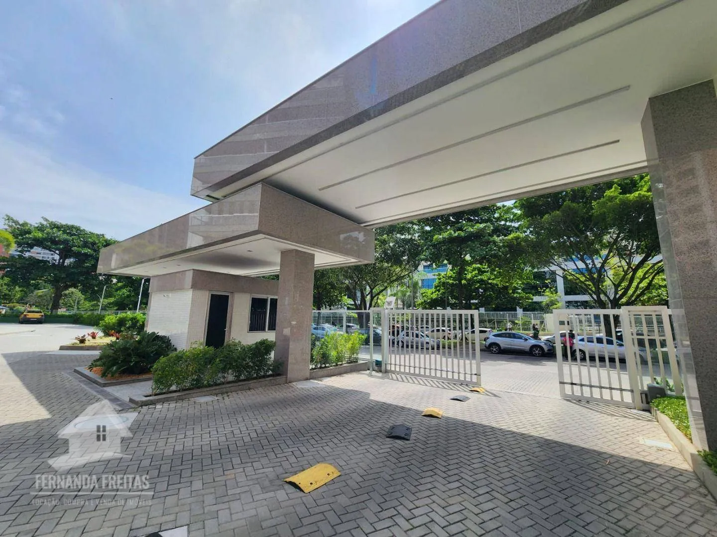Furnished duplex penthouse with 3 bedrooms and 191 m² — photo 26