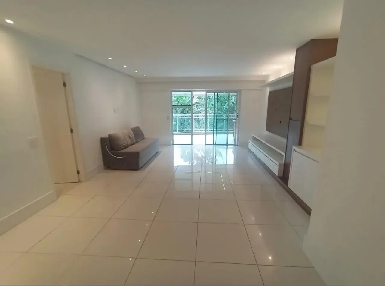 3-bedroom apartment with a grill on the balcony — photo 6