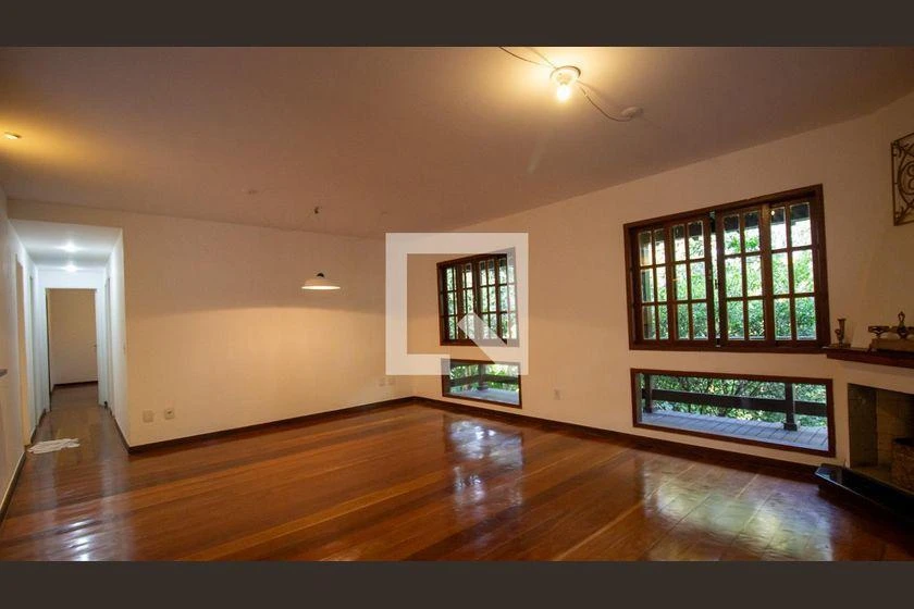 Casa com 4 quartos e churrasqueira na varanda — photo 12