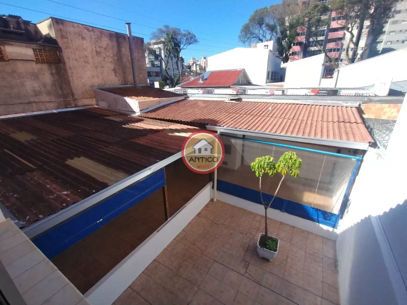 Unfurnished house with 10 bedrooms and 5 bathrooms, 380 m² — photo 21