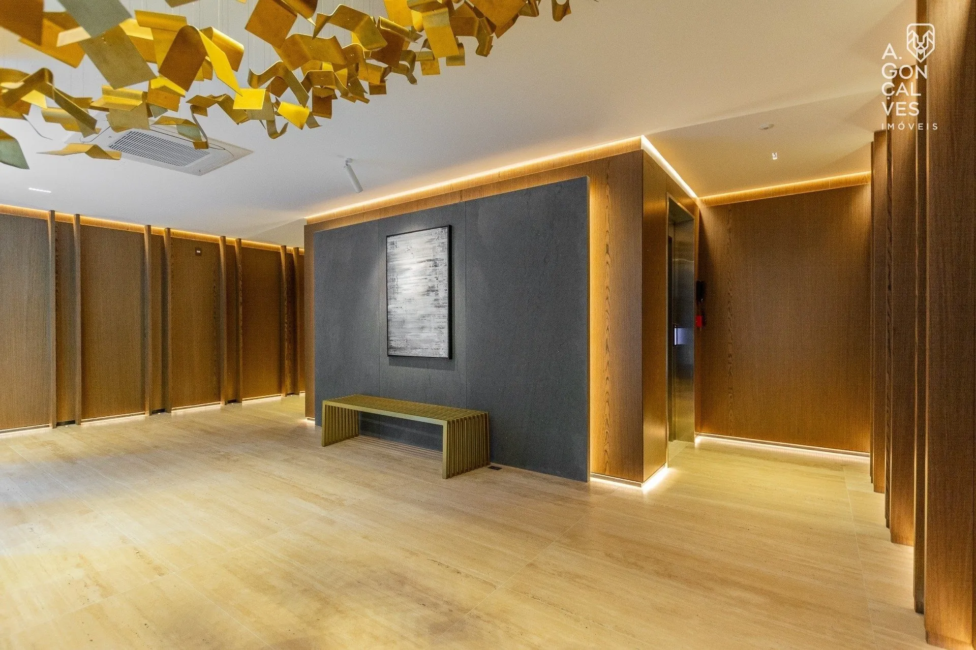 Furnished 223 m² apartment with 3 en-suites and 3 parking spots — photo 52