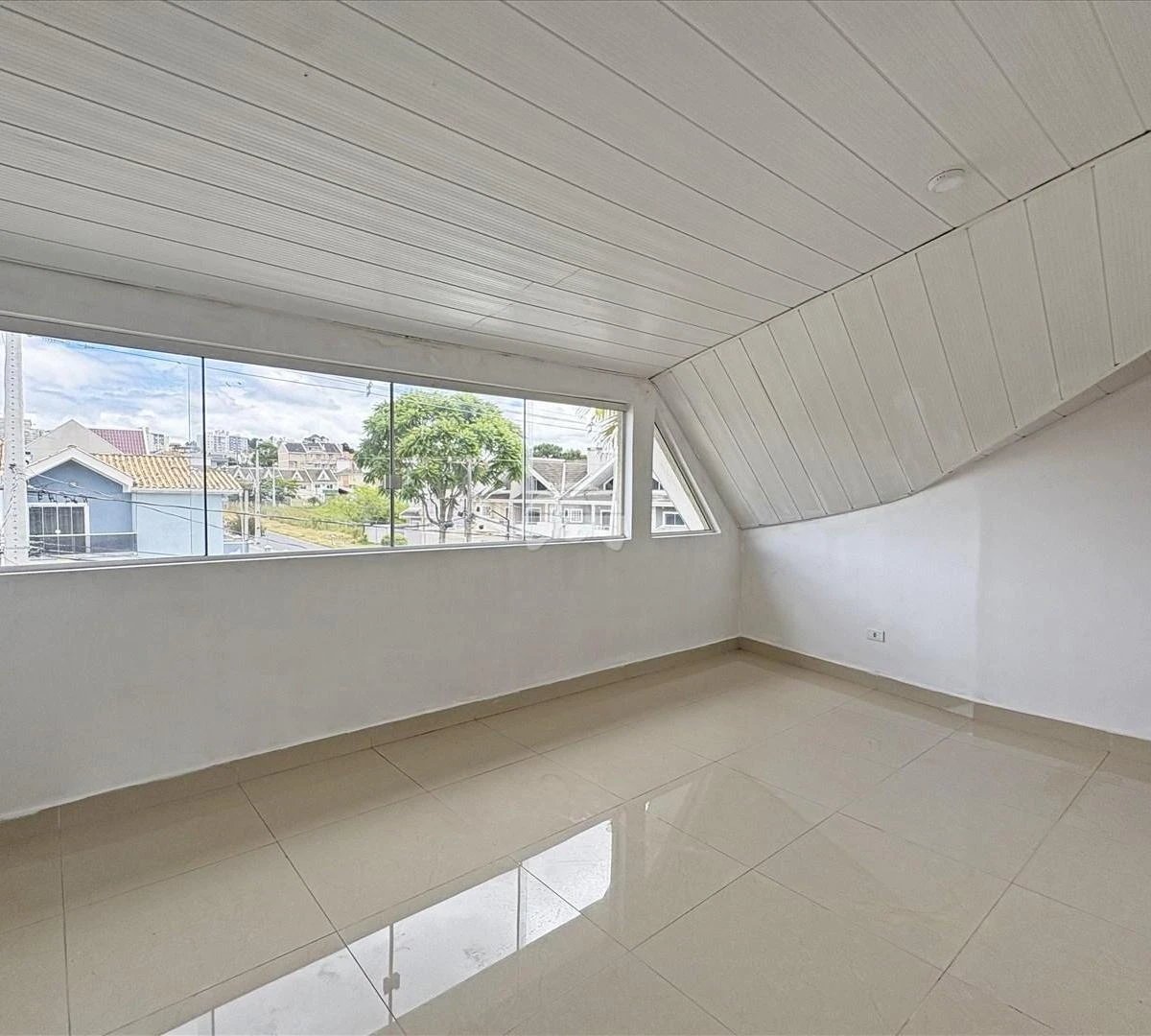 Casa de 178 m² com banheira e varanda envidraçada — photo 29