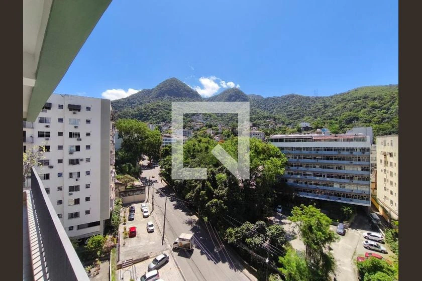 Mountain view in a 4-bedroom apartment, 159 m² — photo 17