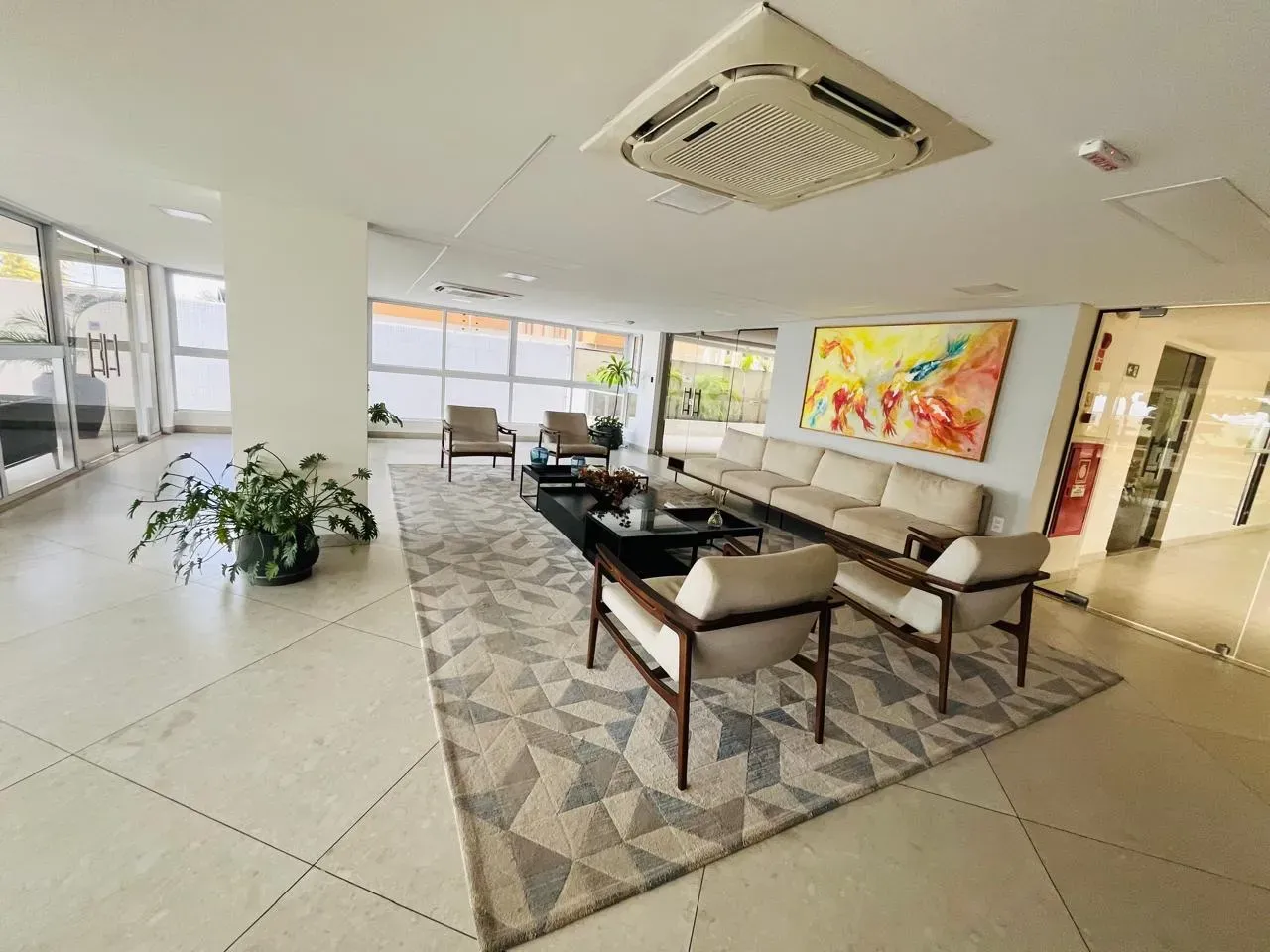 Furnished apartment with open-plan kitchen and 2 bedrooms — photo 5