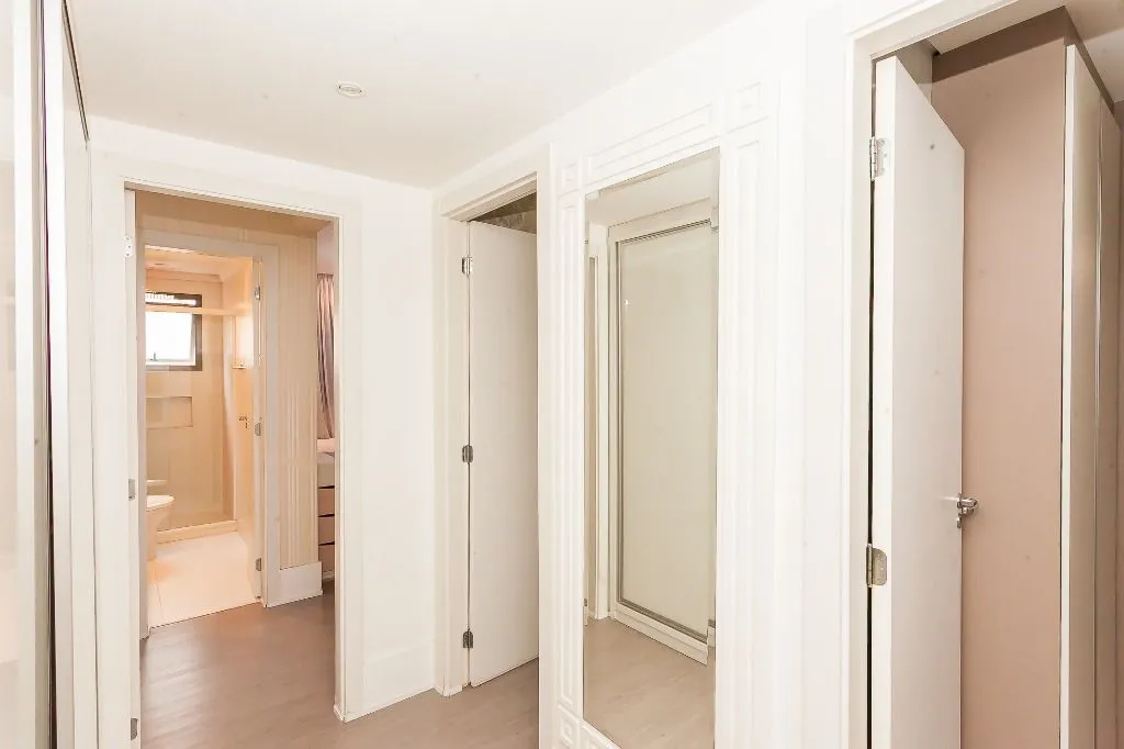 Rental apartment with 3 en-suite bedrooms and 4 baths — photo 25