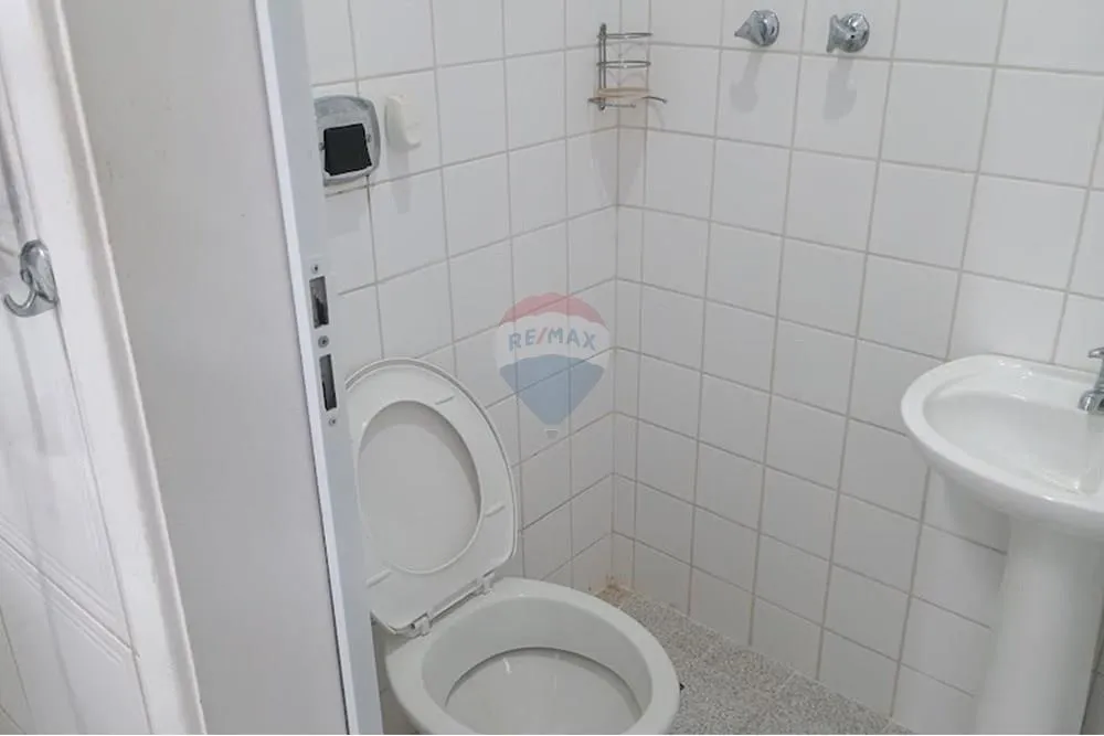 Квартира з 3 спальнями та заскленим балконом — photo 47