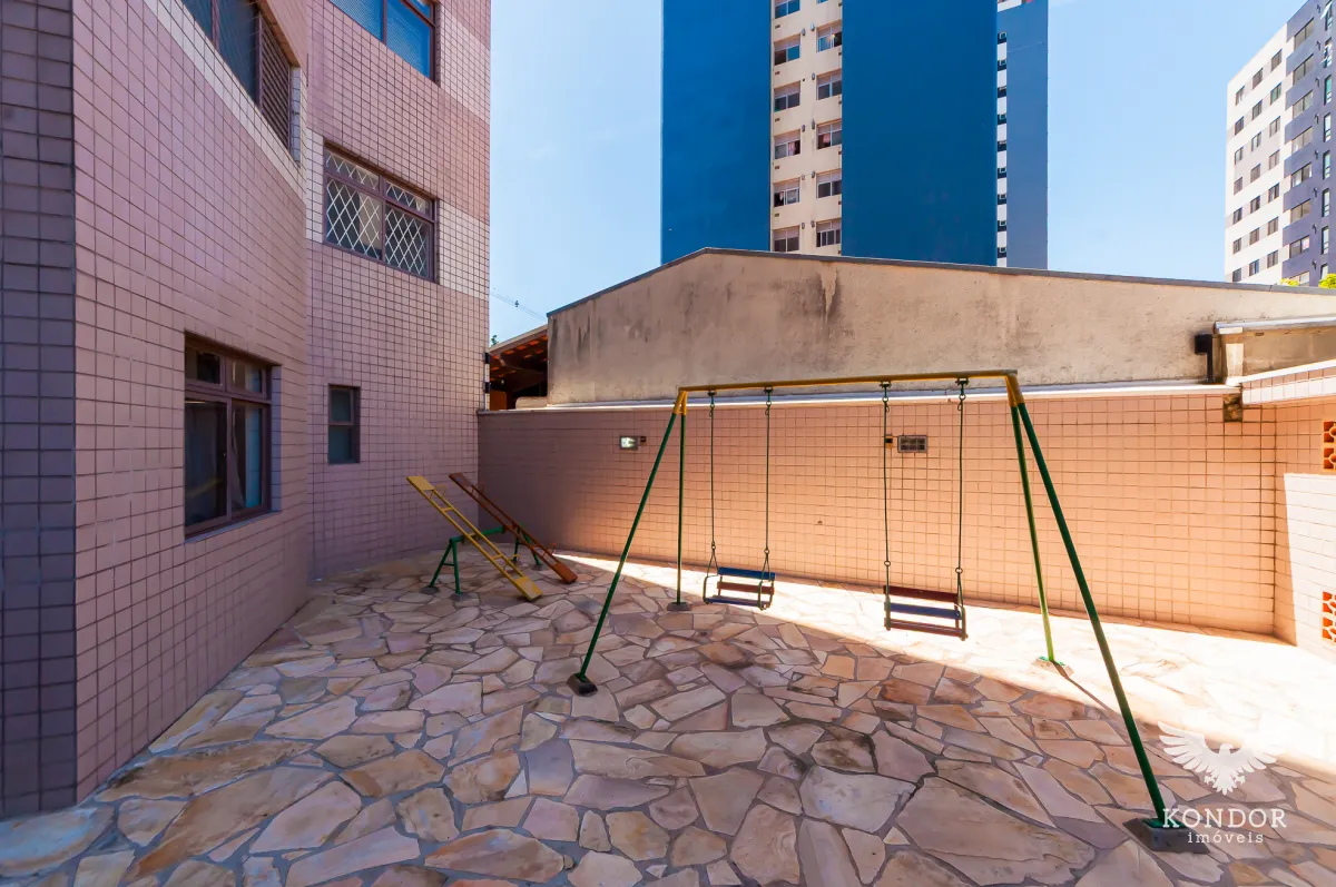 3-bedroom apartment with a balcony and 136 m² — photo 42