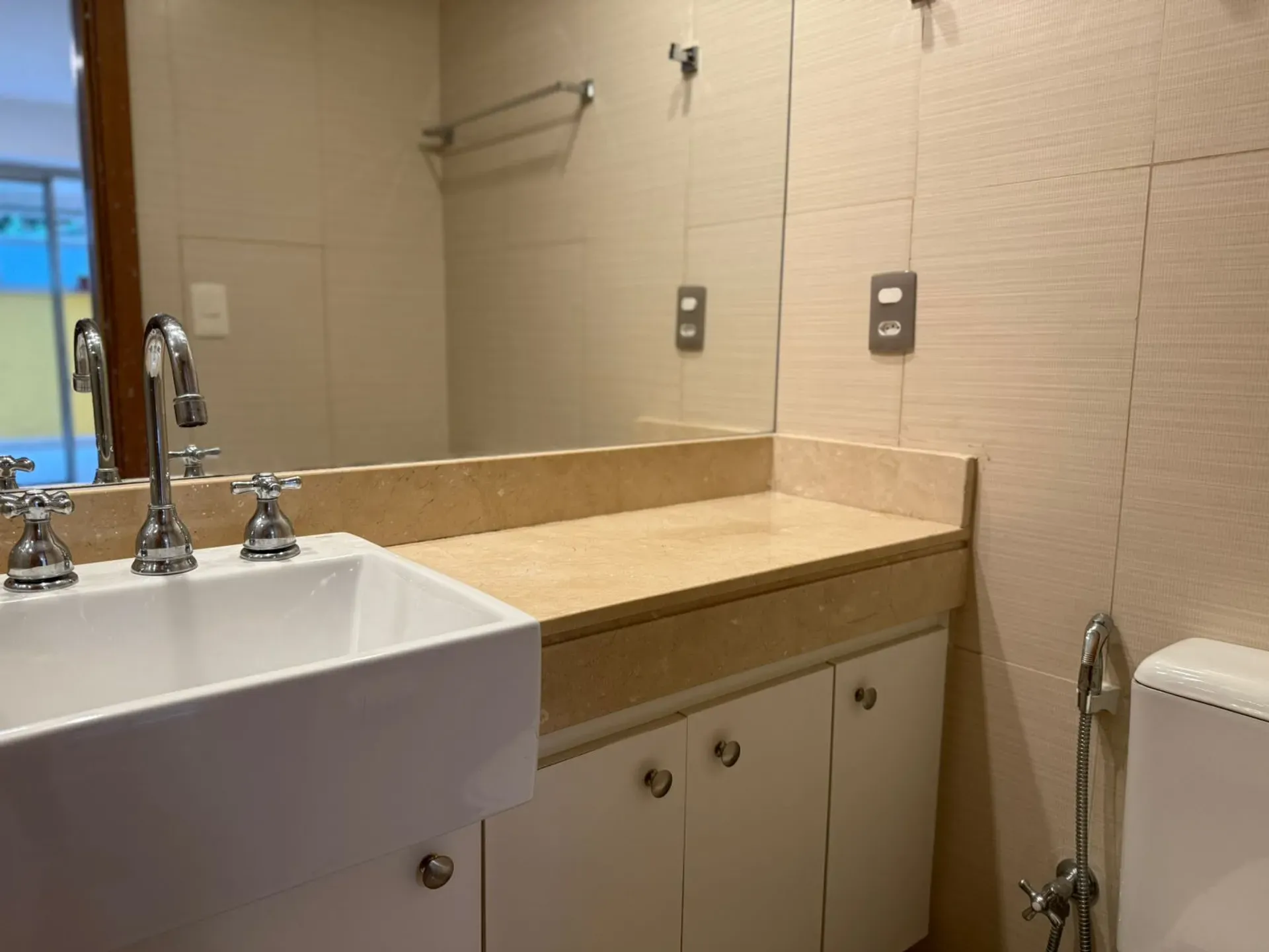 Apartamento com 4 quartos e 5 banheiros, 193 m² — photo 24
