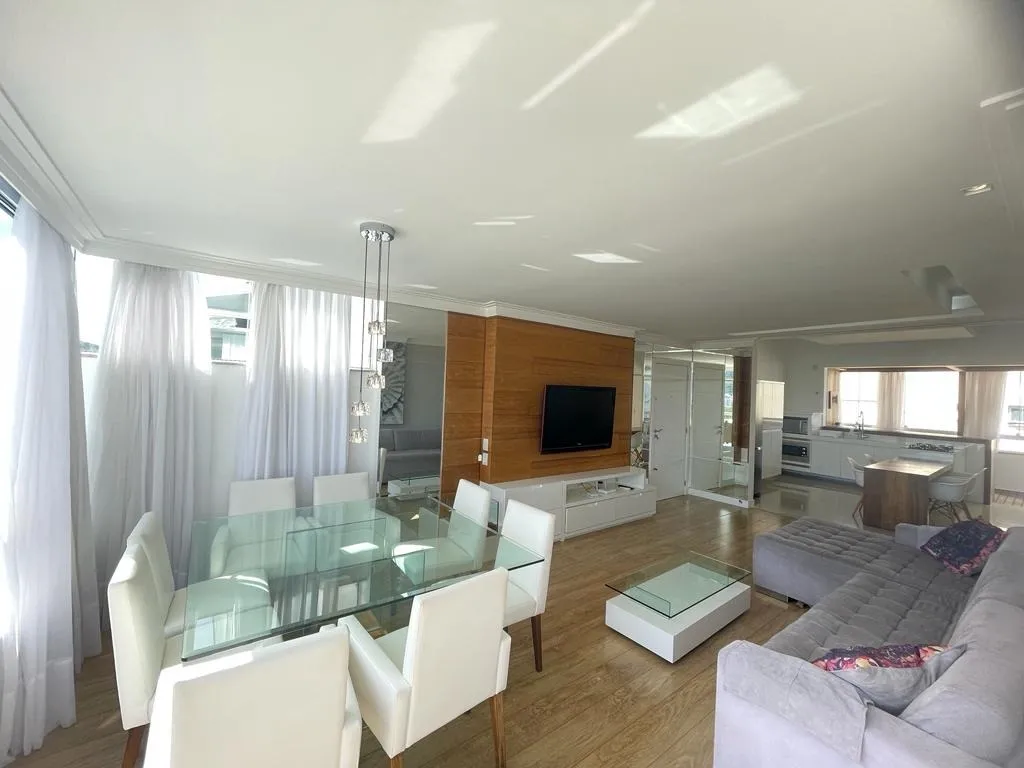 Flat roof apartment with 3 bedrooms and open gas kitchen