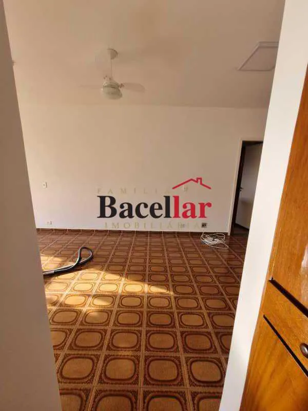 2-bedroom apartment in a building with a pool — photo 6