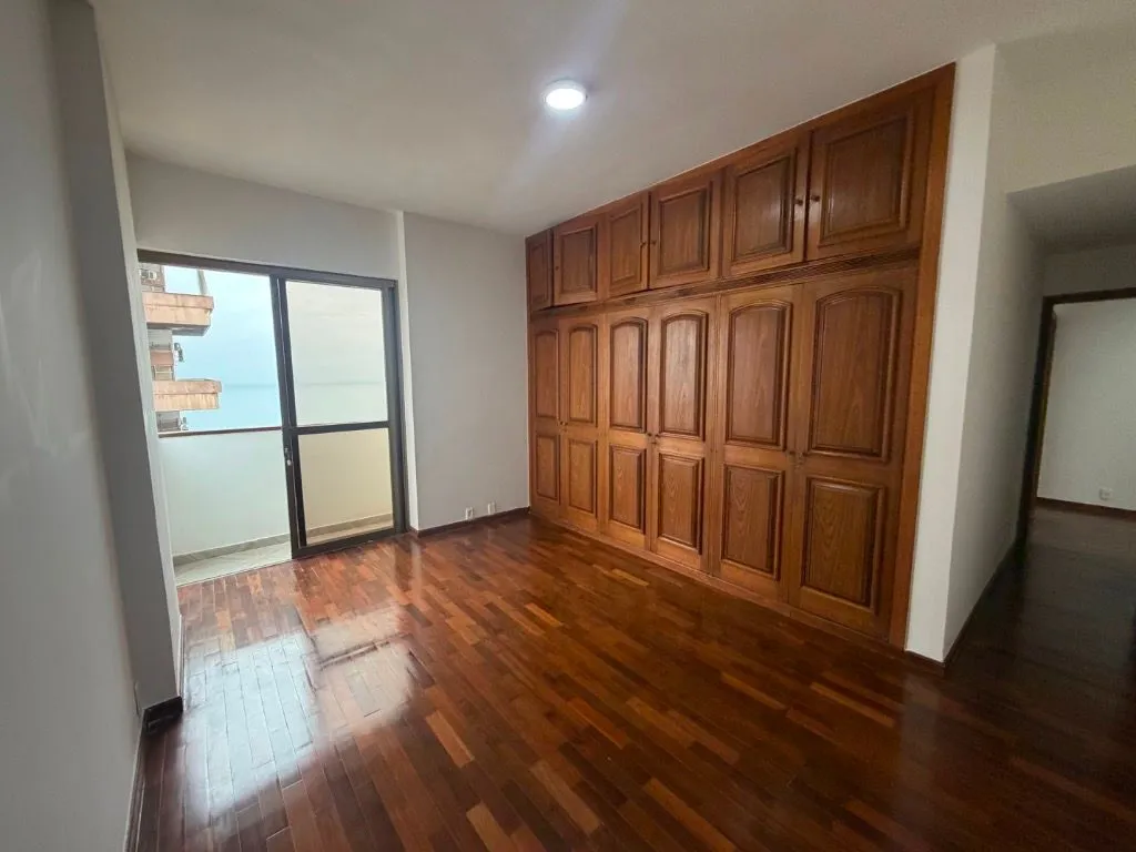 Rental apartment with 4 bedrooms and 4 bathrooms — photo 24