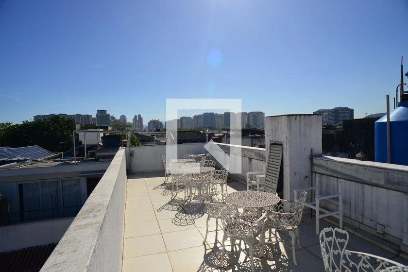 Top-floor rental with 4 bedrooms and 200 m² — photo 50