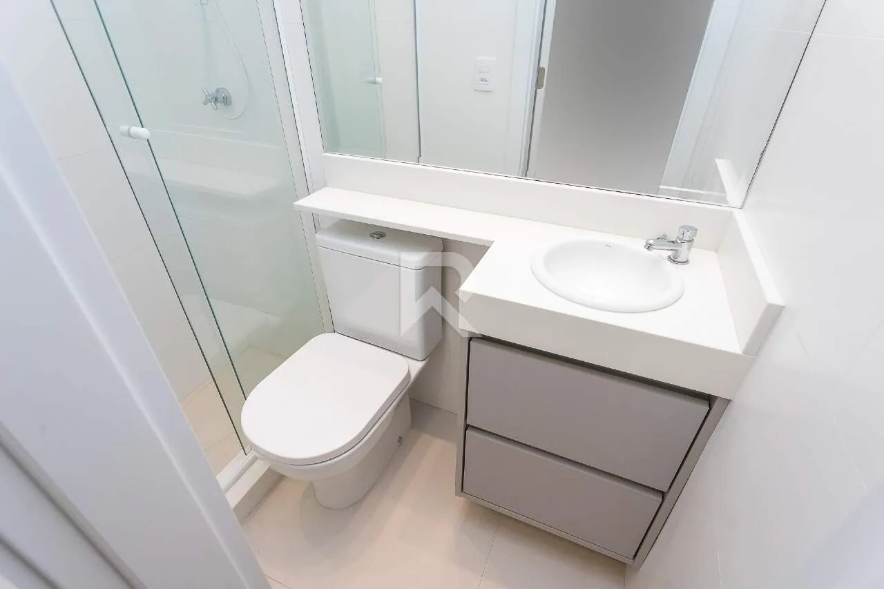 159 m² apartment with 4 bedrooms and a glassed-in balcony — photo 8