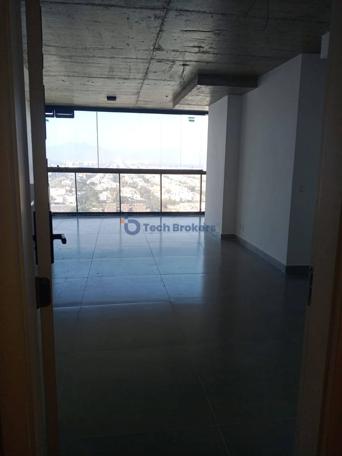 Apartment, 83 m², with a glass-enclosed balcony — photo 21