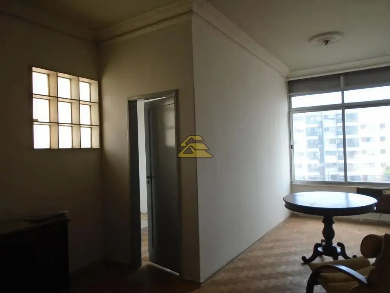 Apartamento de 2 quartos com cozinha separada e fogão a gás — photo 2