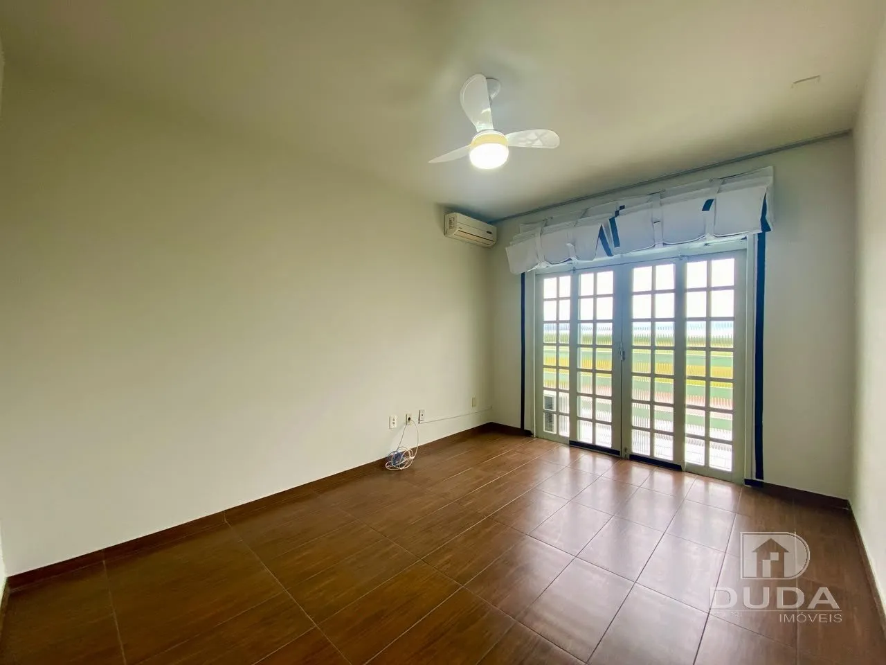 4-bedroom house with a garden in Florianópolis — photo 19