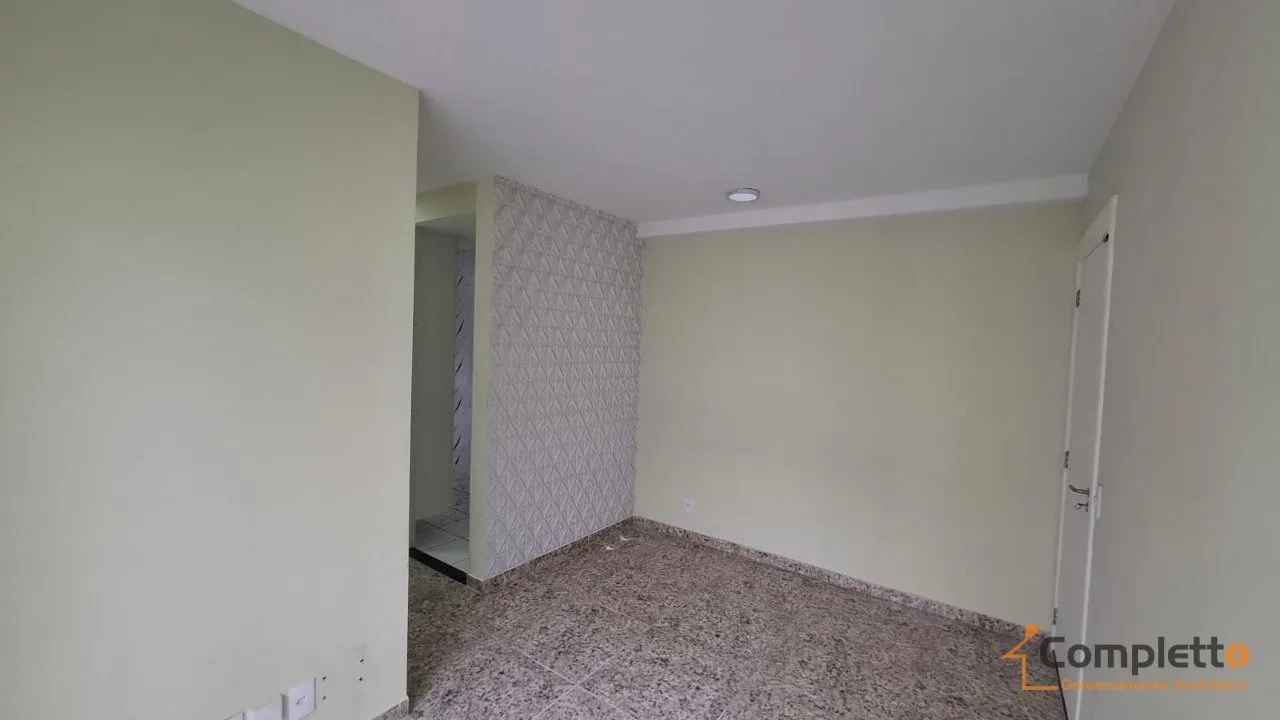 2-bedroom apartment in a building with a gym — photo 10