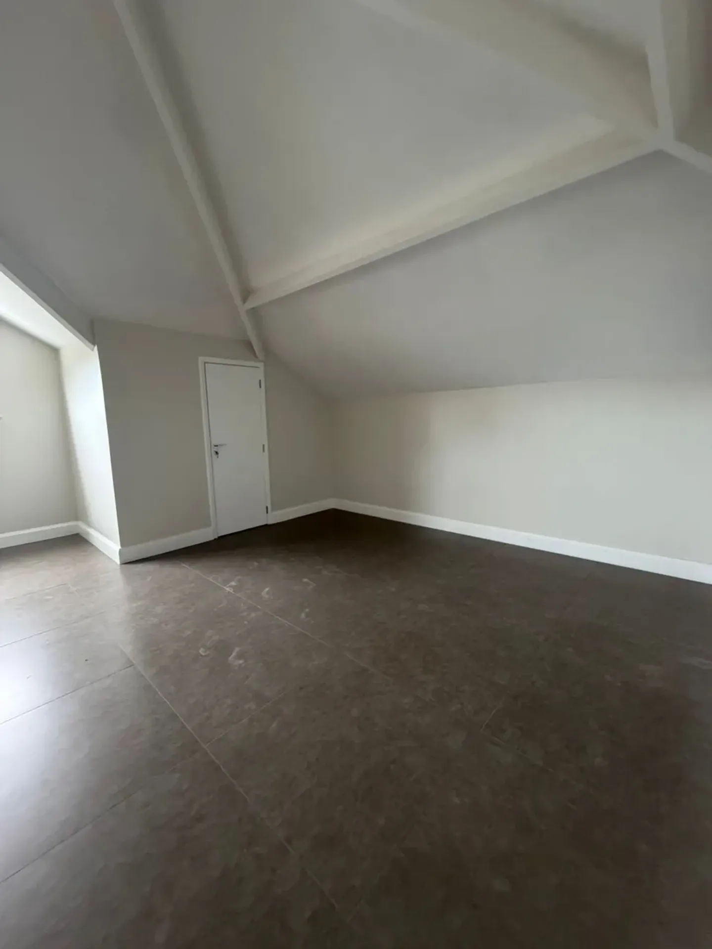 Rental house with 4 bedrooms, 5 baths and 360 m² — photo 37
