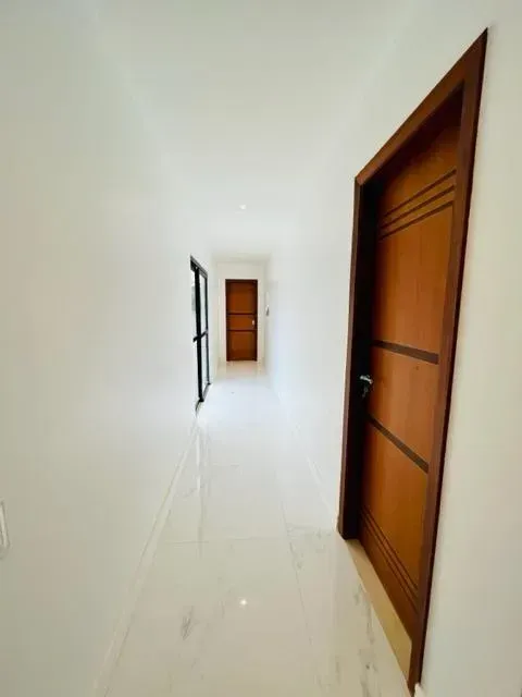 4-bedroom house with 5 bathrooms, 420 m² and 3 parking — photo 19