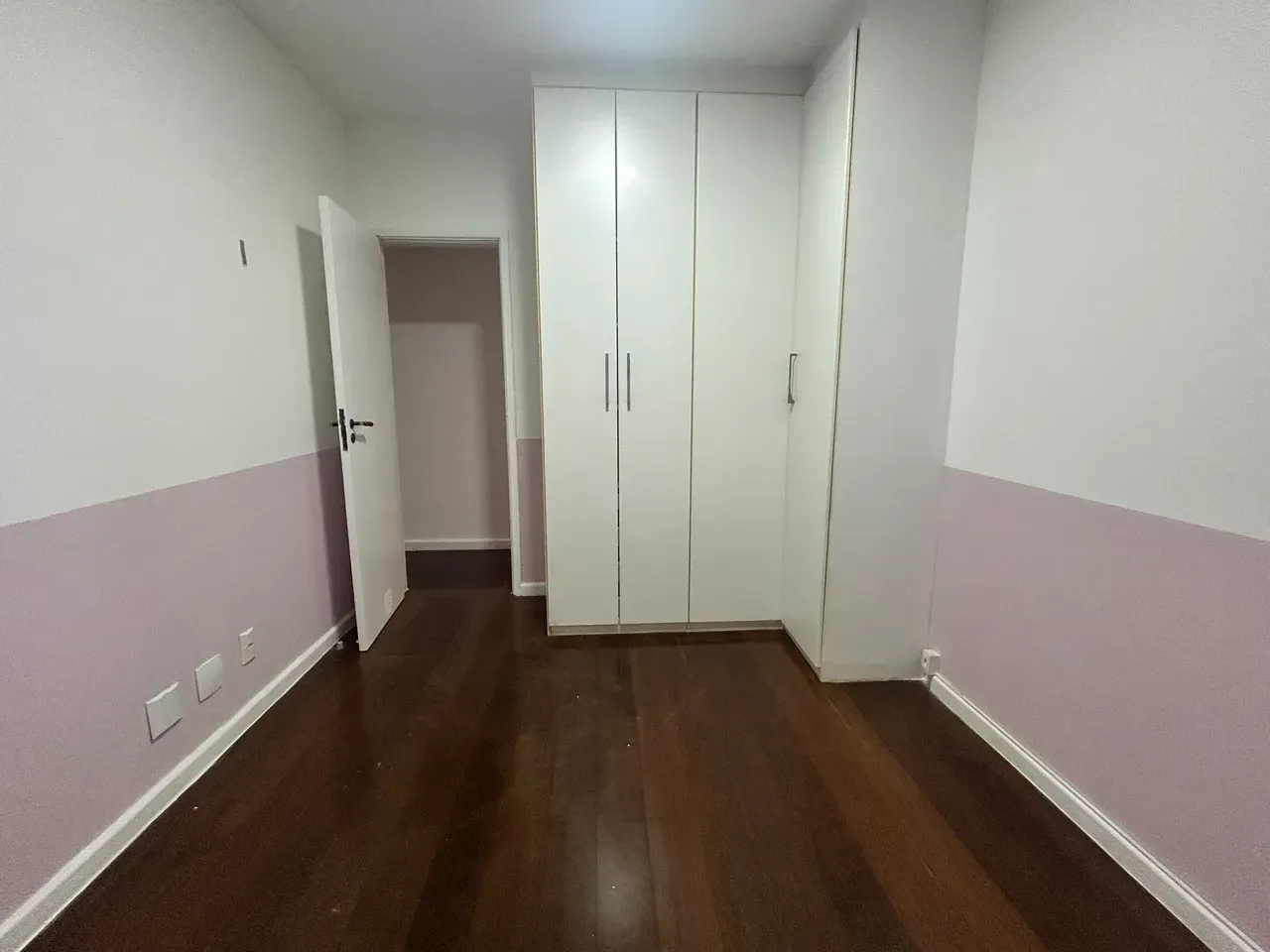 3-bedroom apartment with a glassed-in balcony and 130 m² — photo 15