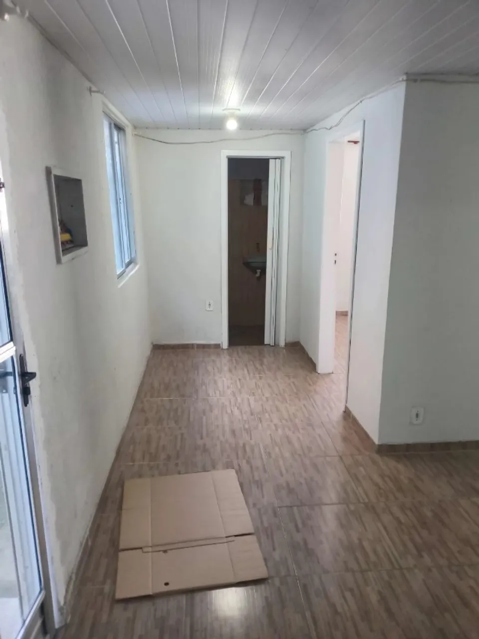 House with a closed kitchen and a gas stove — photo 11