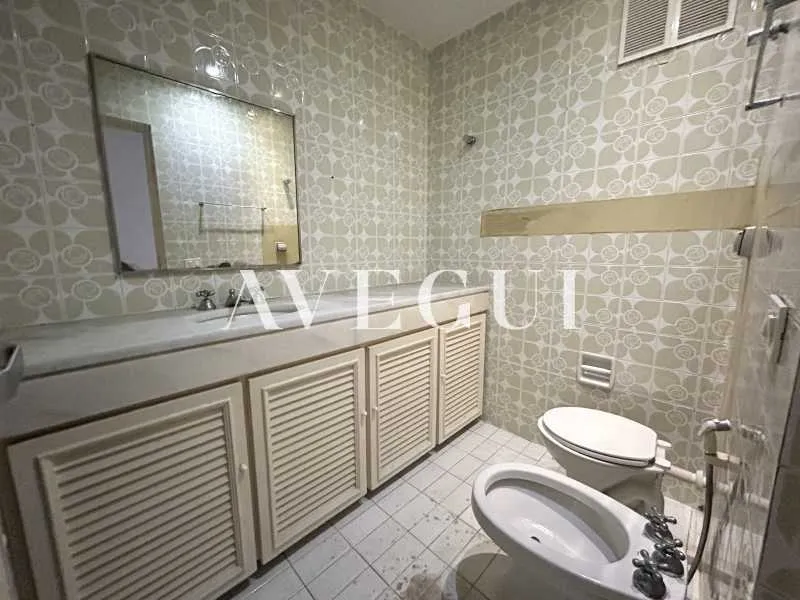Residential apartment with 4 bedrooms and 4 bathrooms — photo 15