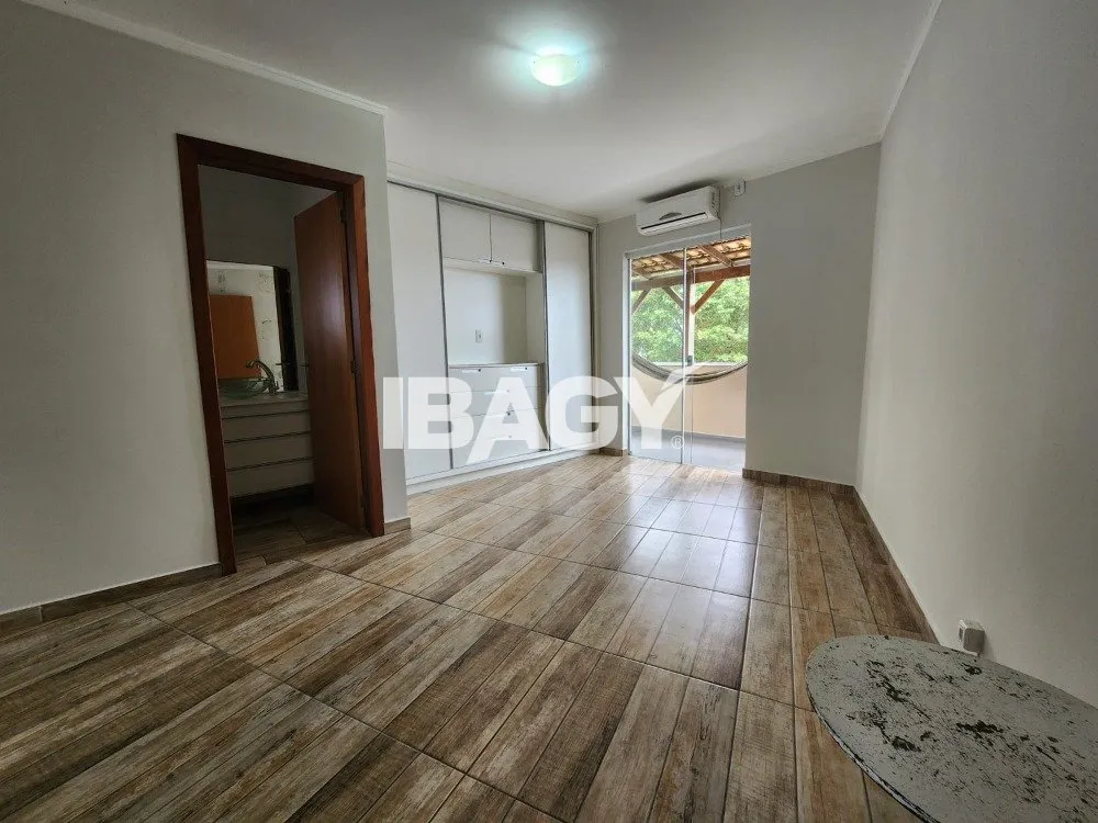 2-bedroom apartment with a home office — photo 7