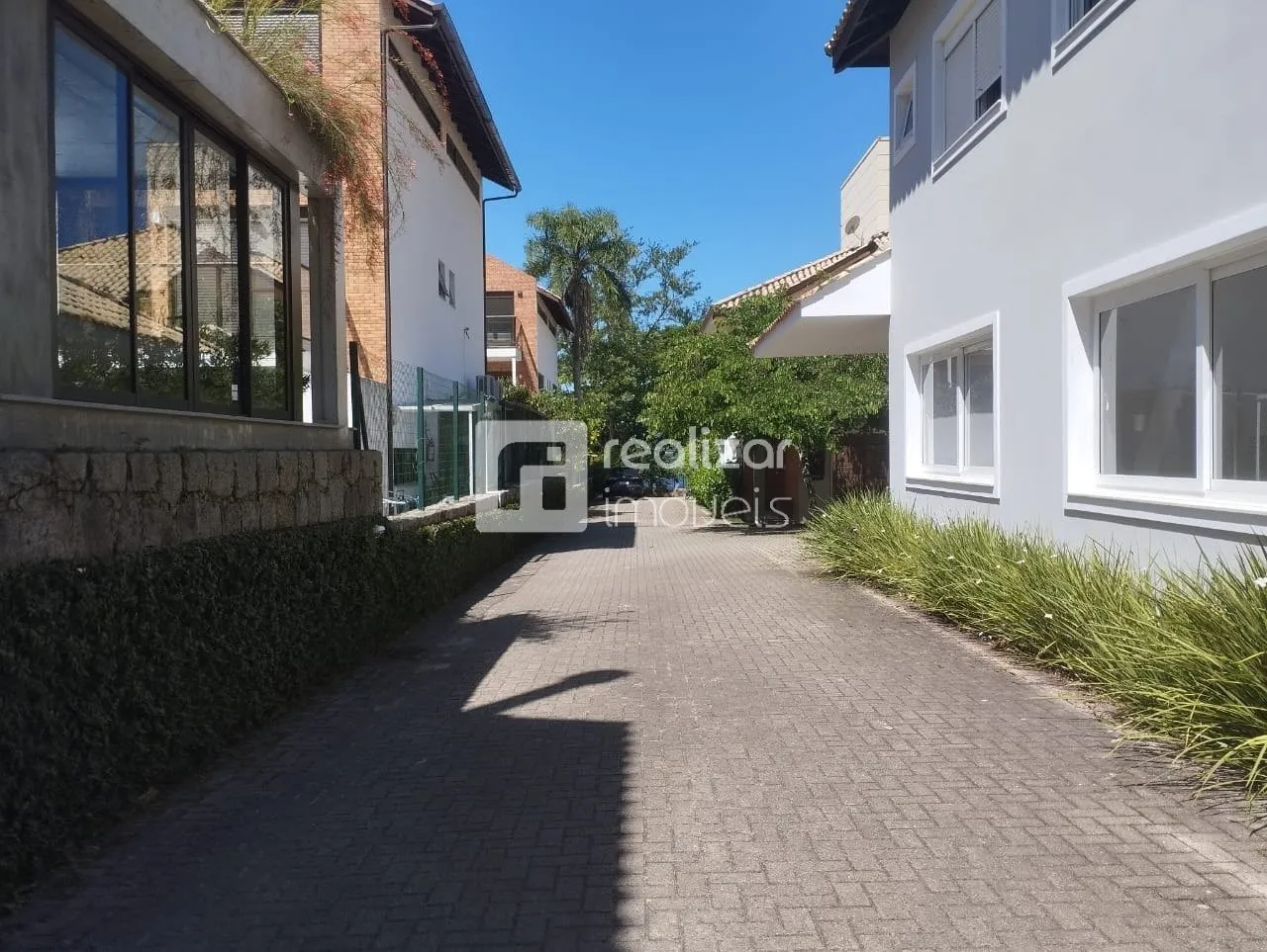 Furnished house with 4 bedrooms and 190 m² plus a garden — photo 50