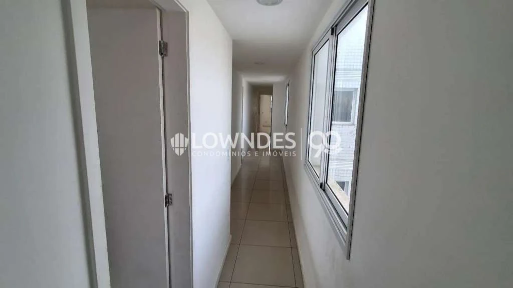 179 m² apartment with 4 en-suite bedrooms and a terrace — photo 15
