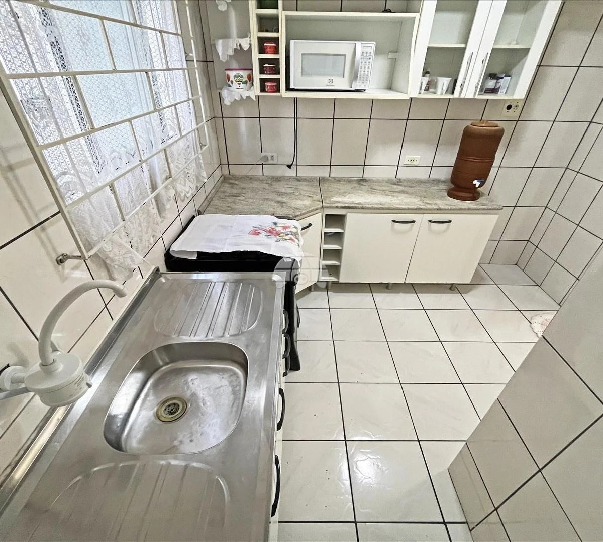 3-bedroom apartment with wood or laminate floors in Curitiba — photo 13
